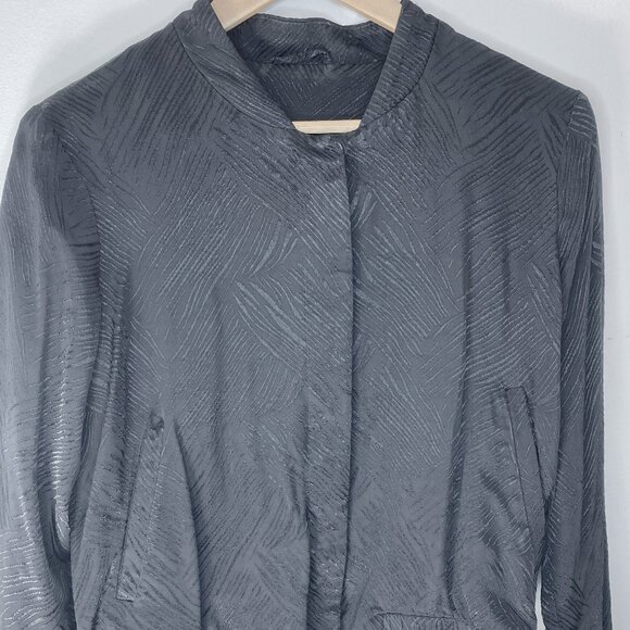 No Tag - HM, 6 button black bomber with black lining, patterned/textured, Size S - Picture 7 of 8